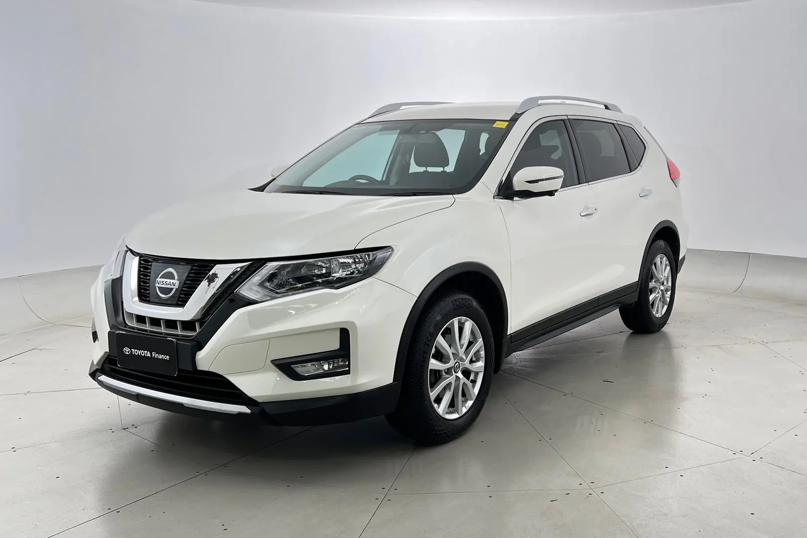 2020 Nissan X-Trail Gallery Image 9