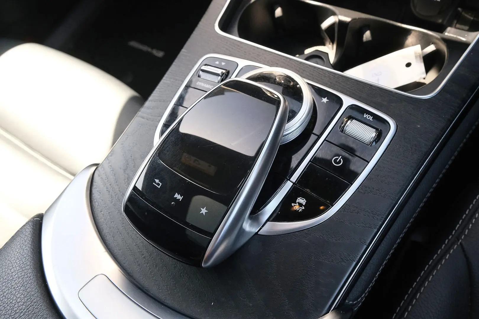 2019 Mercedes-Benz GLC-Class Gallery Image 19