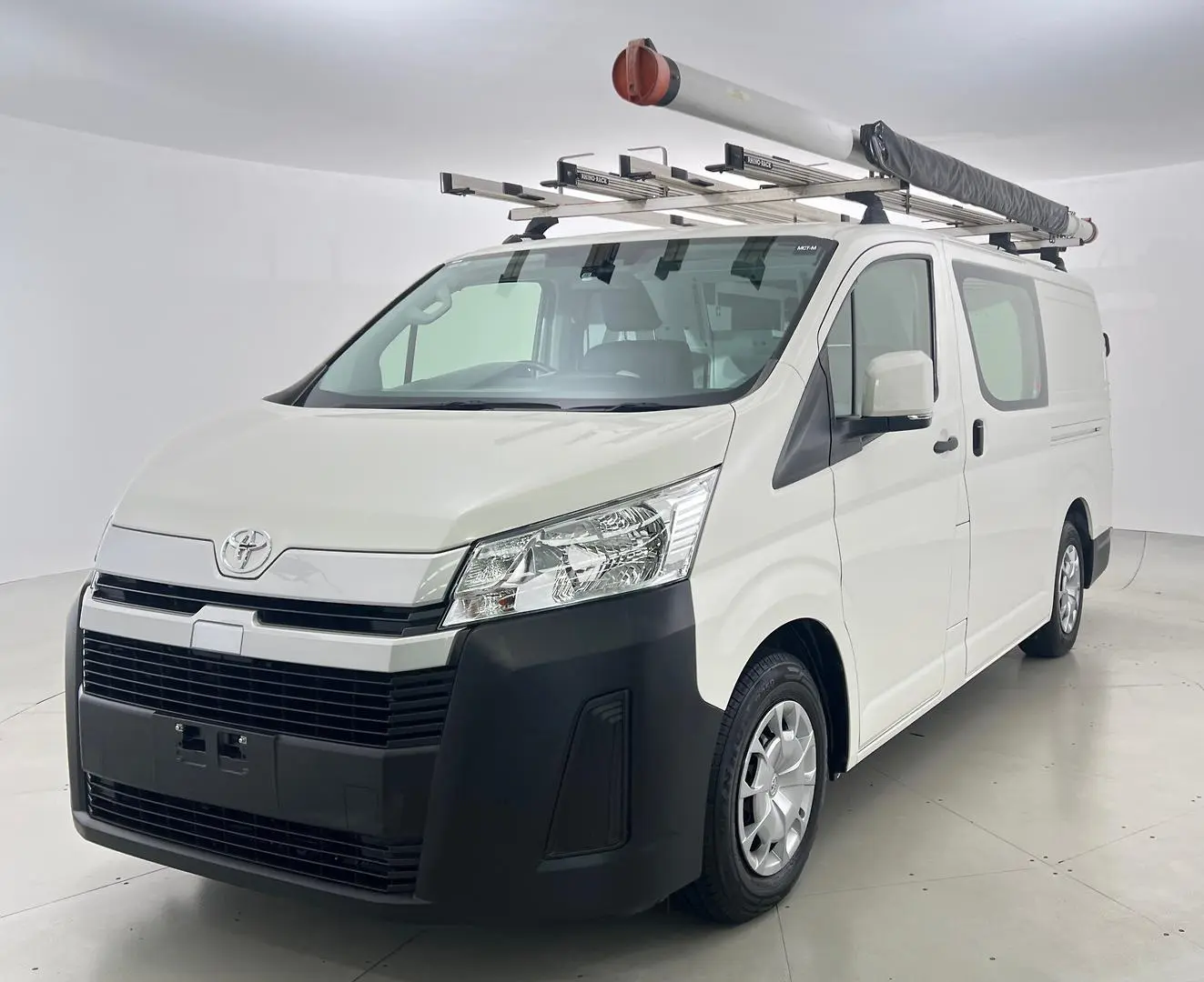 2020 Toyota Hiace Gallery Image 4