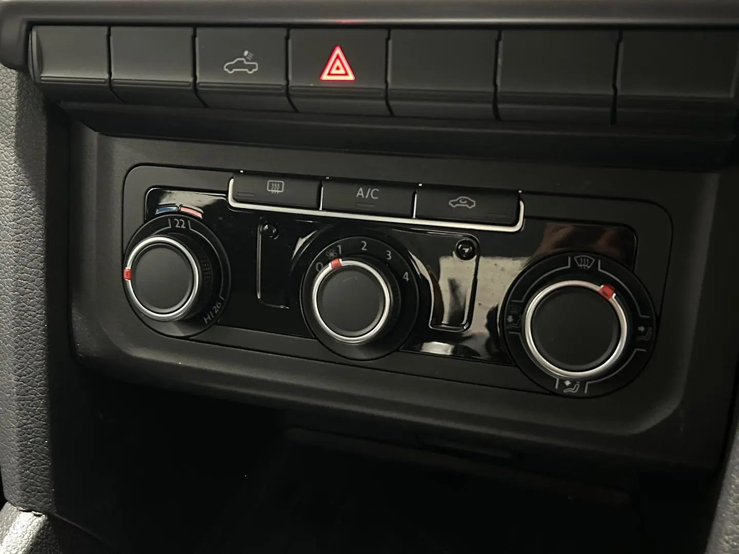 2022 Volkswagen Amarok Gallery Image 19