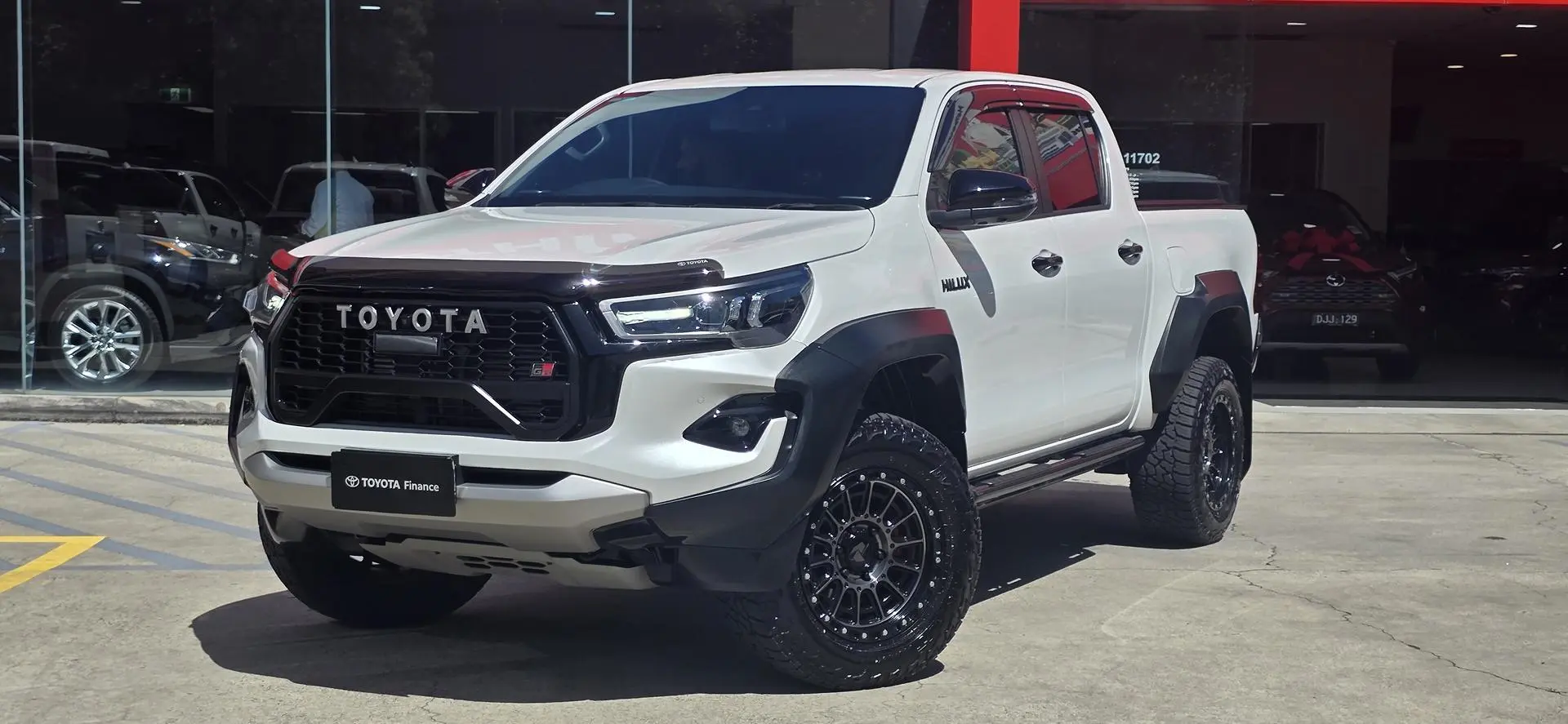 2023 Toyota Hilux Gallery Image 7