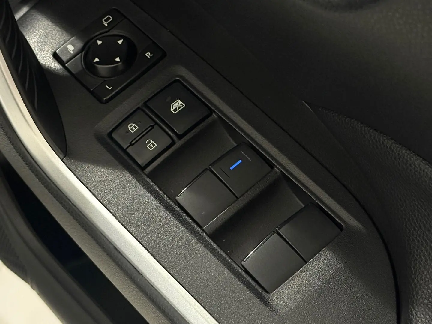 2020 Toyota RAV4 Gallery Image 14