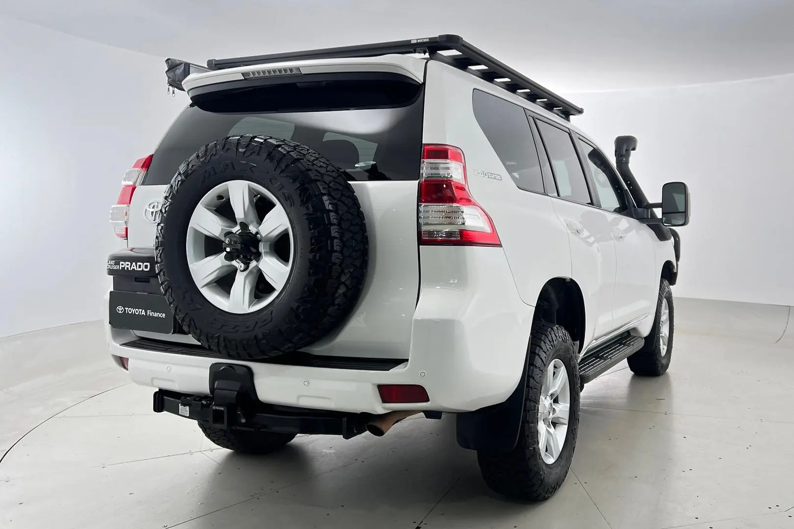 2015 Toyota Landcruiser Prado Gallery Image 4