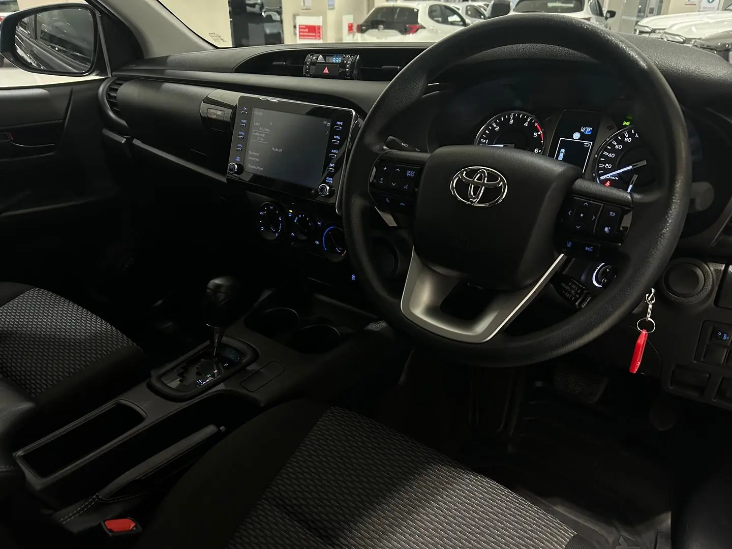 2022 Toyota Hilux Gallery Image 12