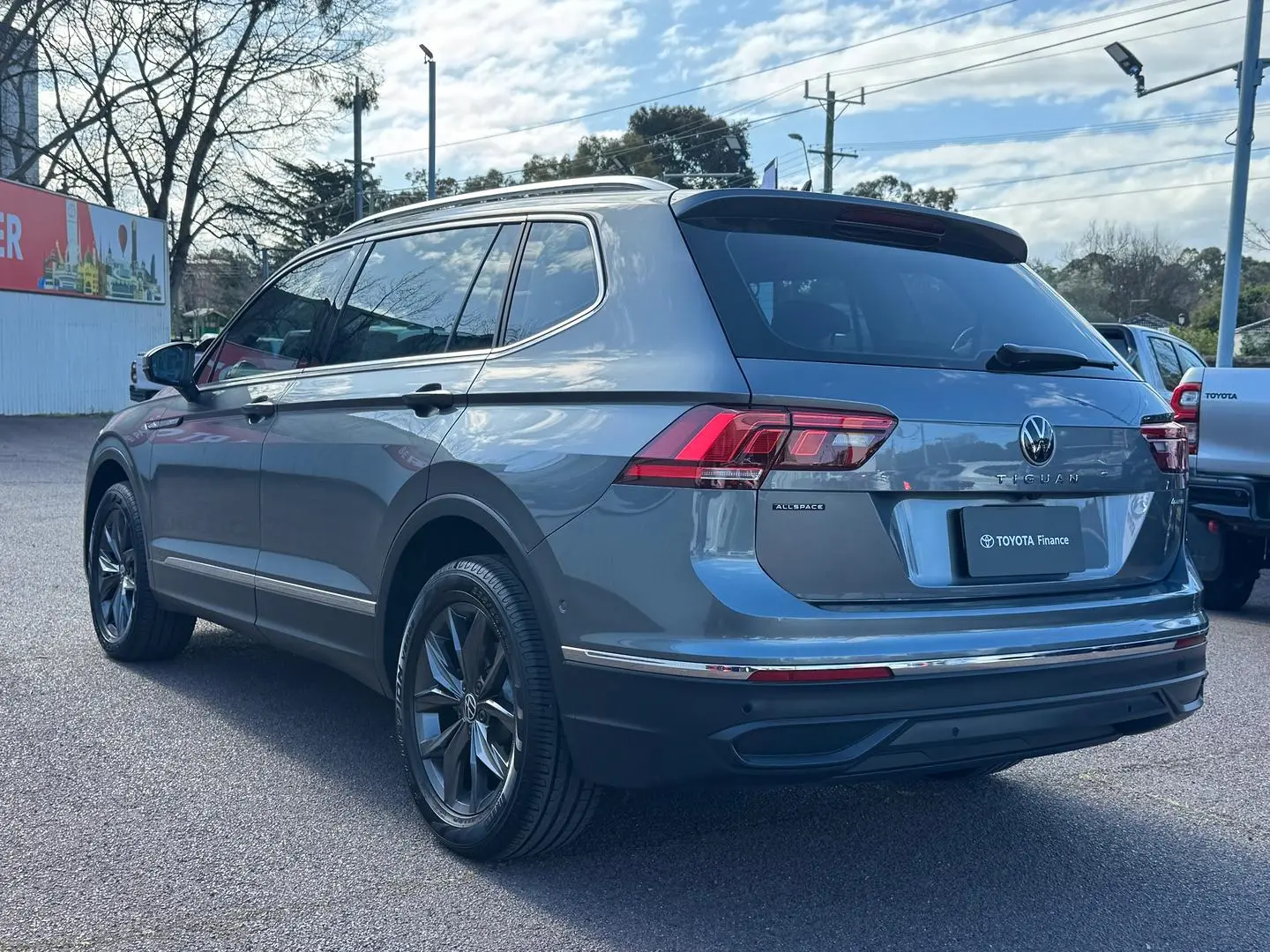 2023 Volkswagen Tiguan Gallery Image 7