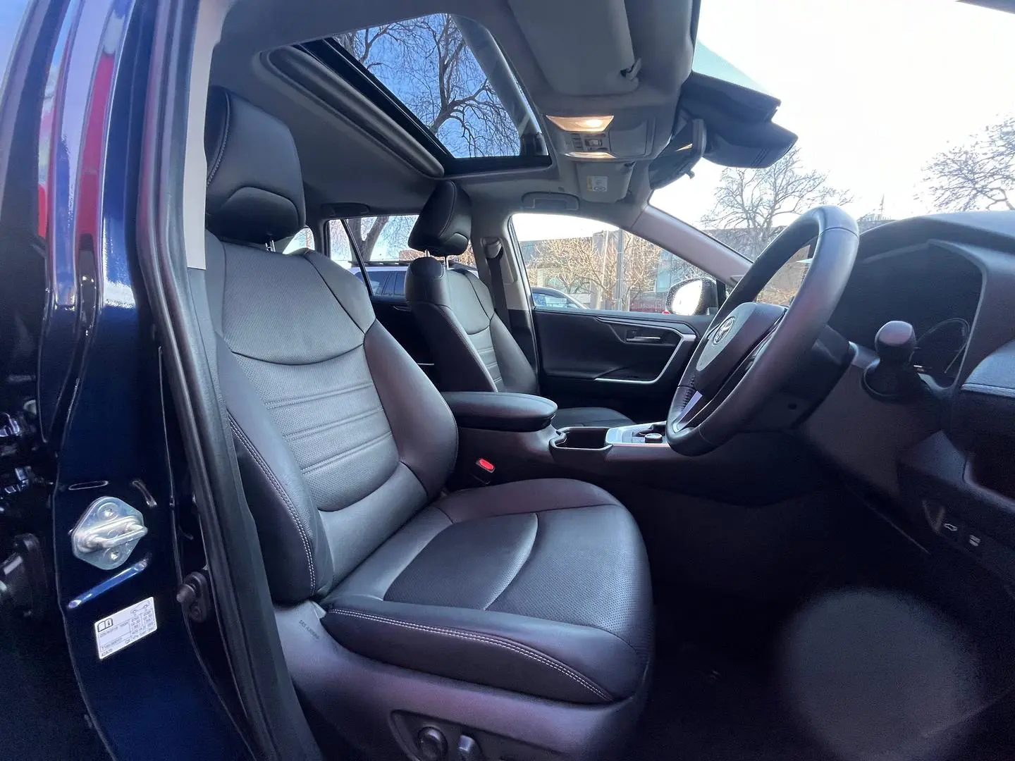 2024 Toyota RAV4 Gallery Image 12