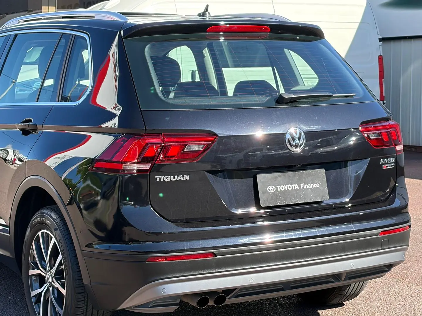 2017 Volkswagen Tiguan Gallery Image 8