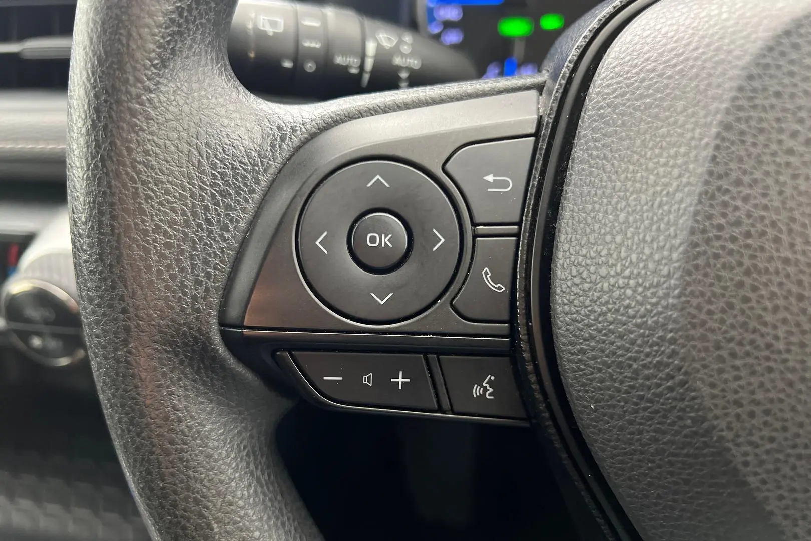 2020 Toyota RAV4 Gallery Image 16