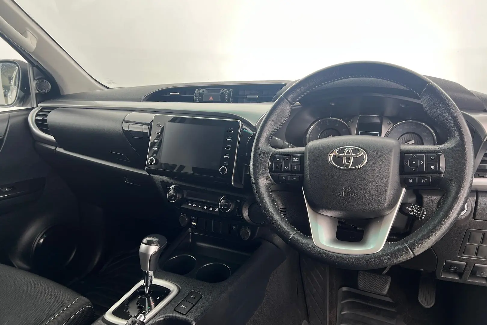 2022 Toyota Hilux Gallery Image 11