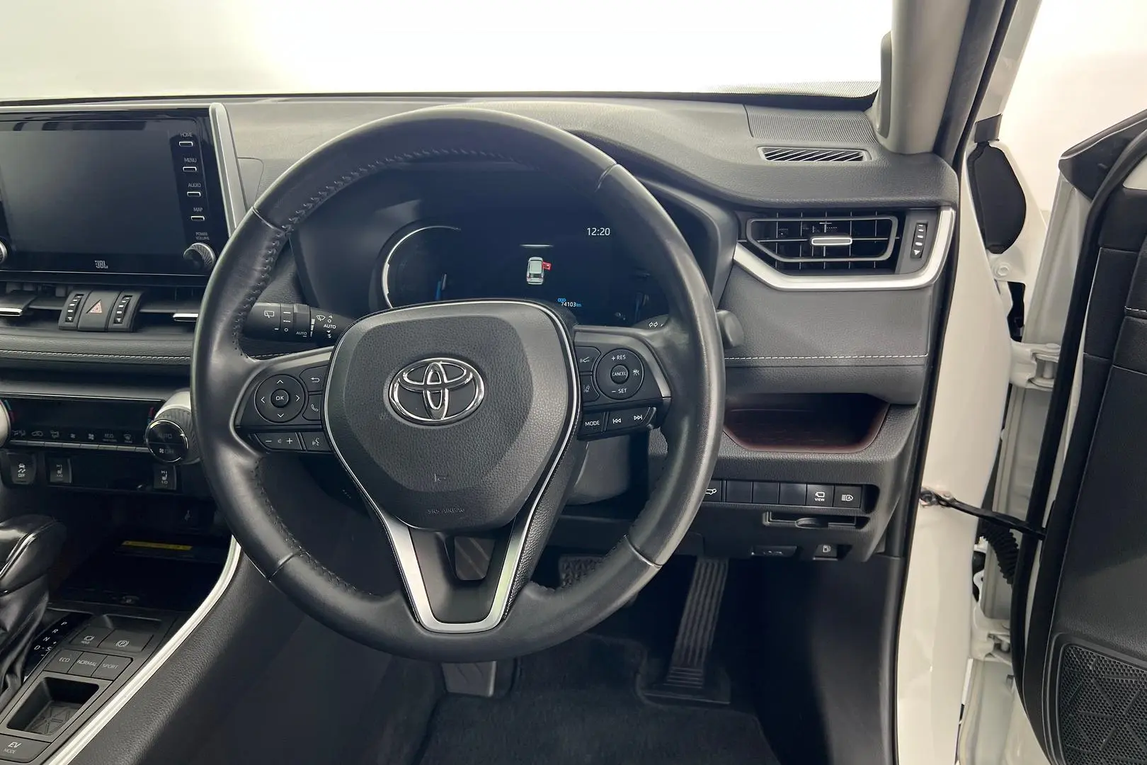 2019 Toyota RAV4 Gallery Image 18