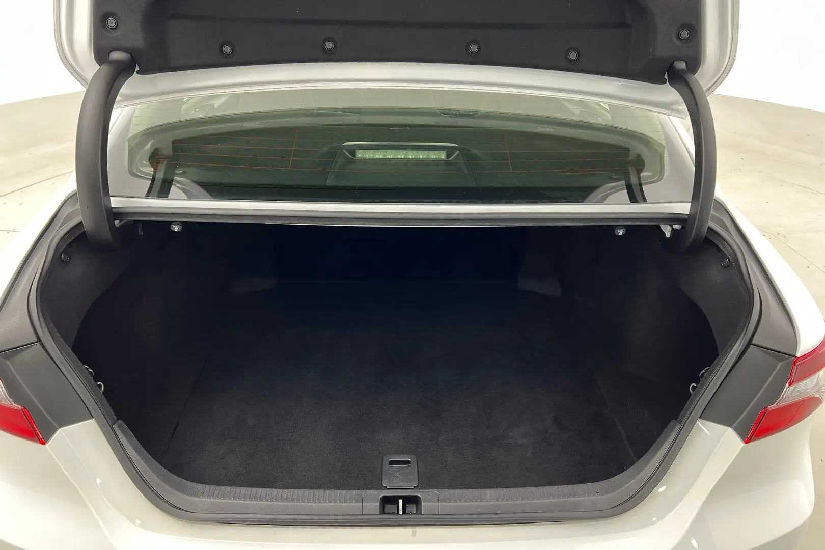 2024 Toyota Camry Gallery Image 24