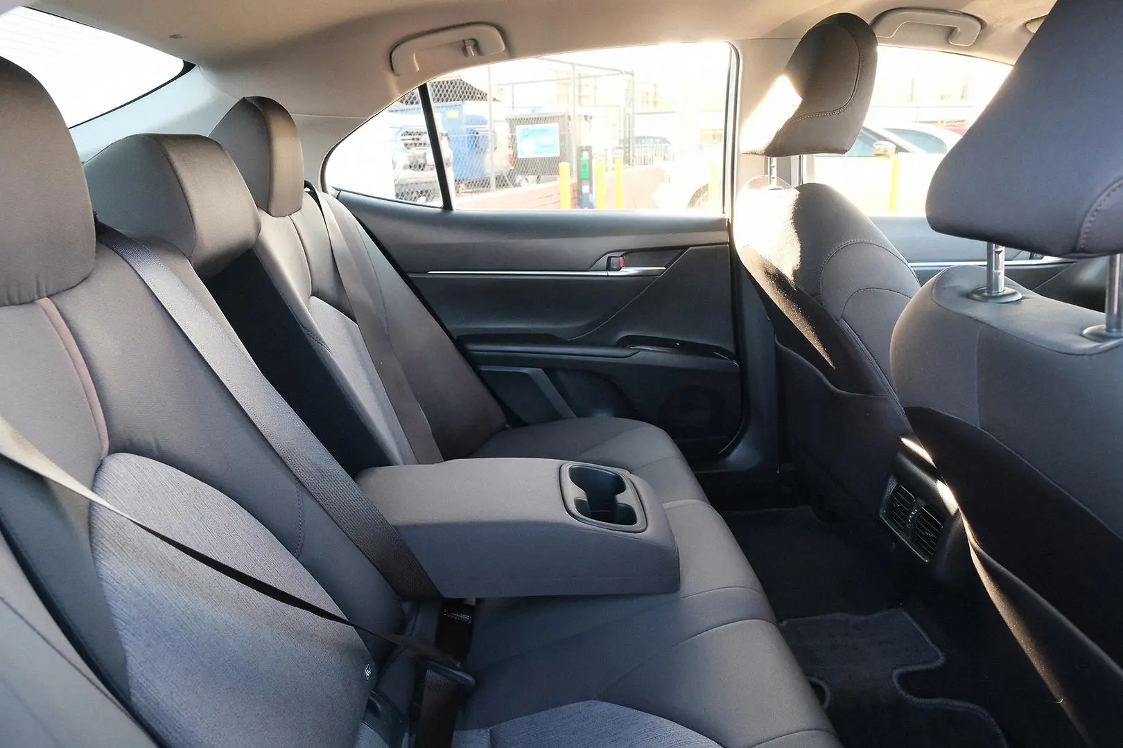 2018 Toyota Camry Gallery Image 11