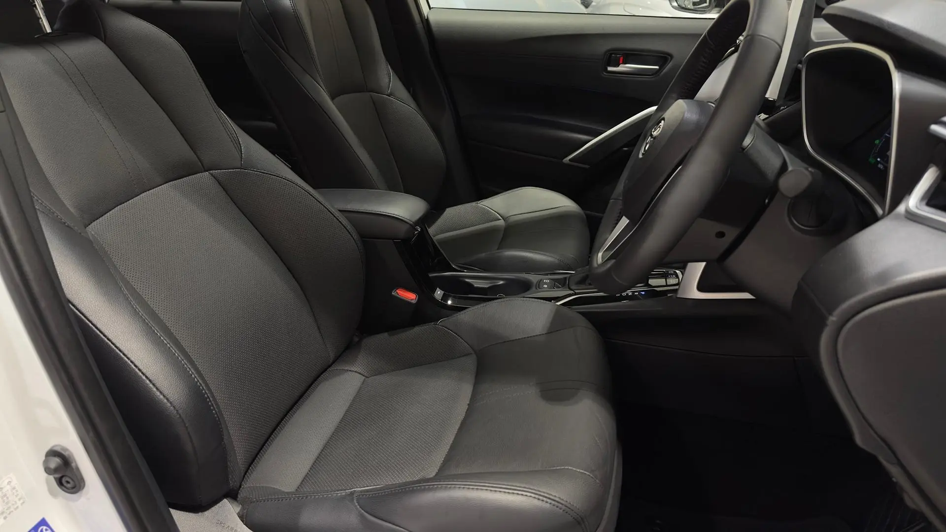 2024 Toyota Corolla Cross Gallery Image 12