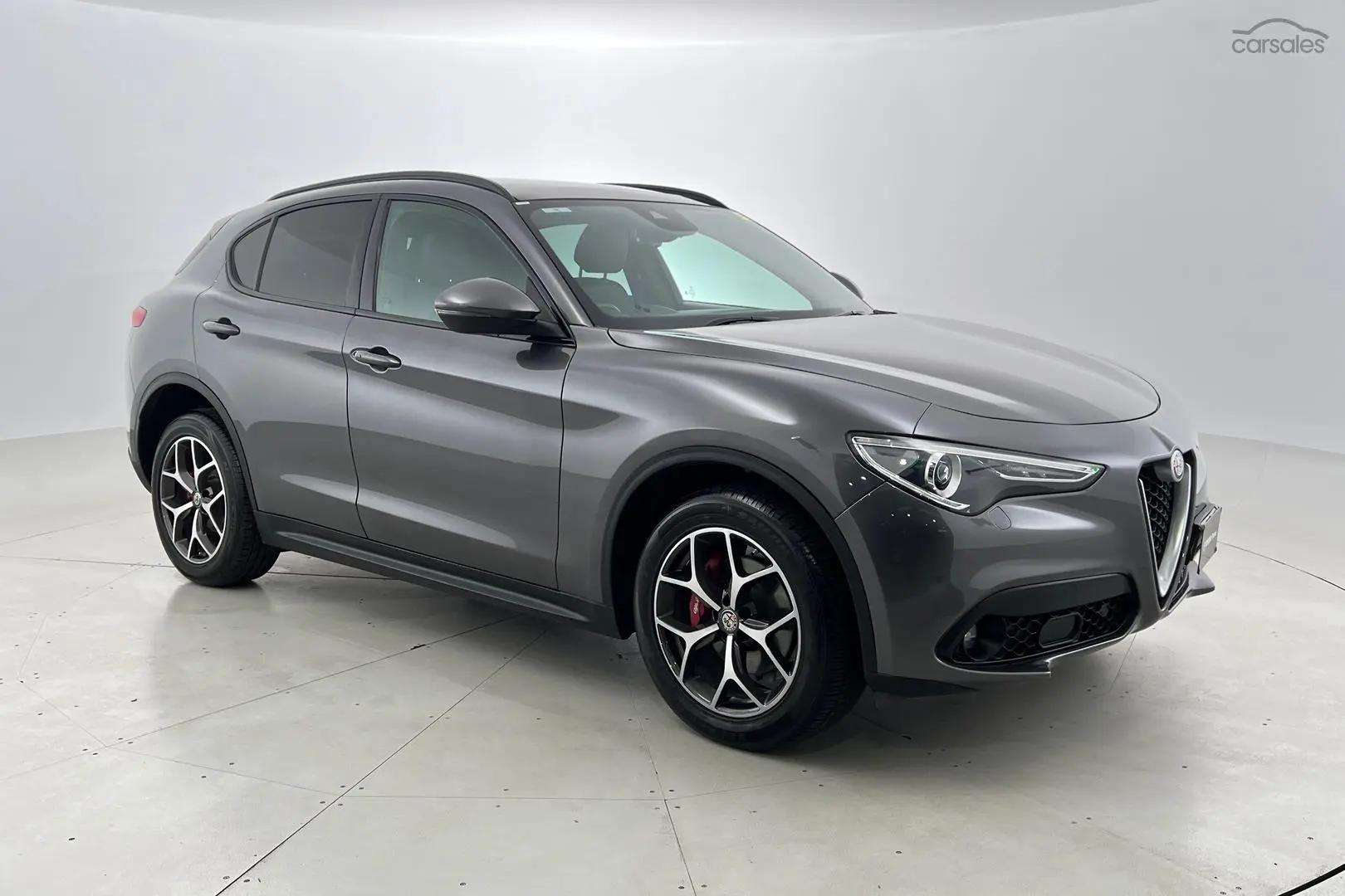 2018 Alfa Romeo Stelvio Image 1