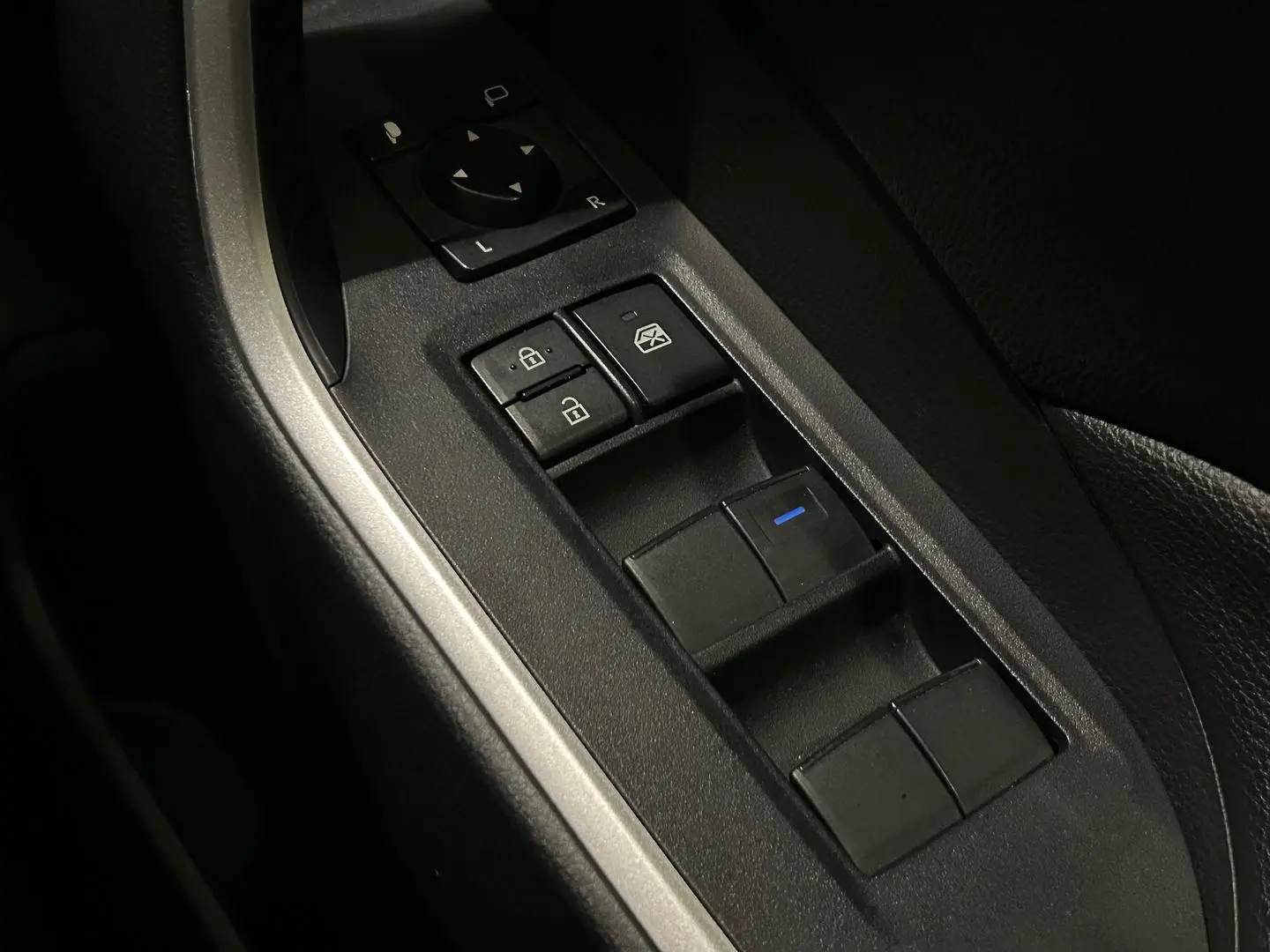2020 Toyota RAV4 Gallery Image 20