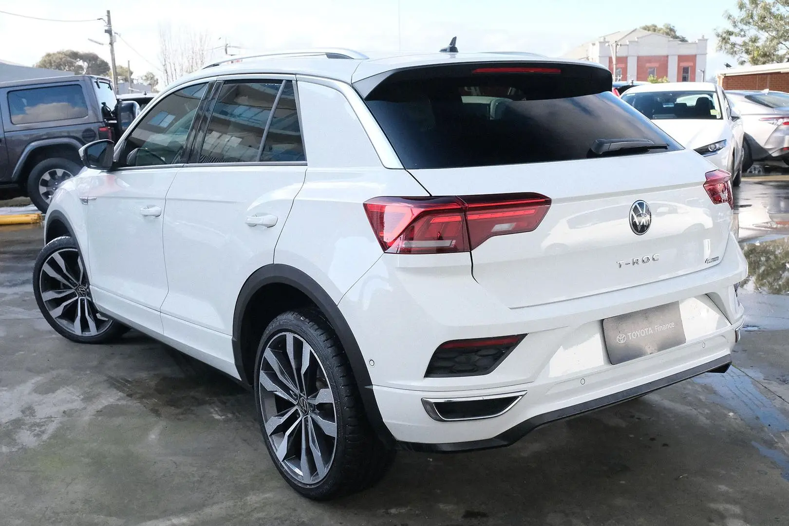 2021 Volkswagen T-Roc Gallery Image 2