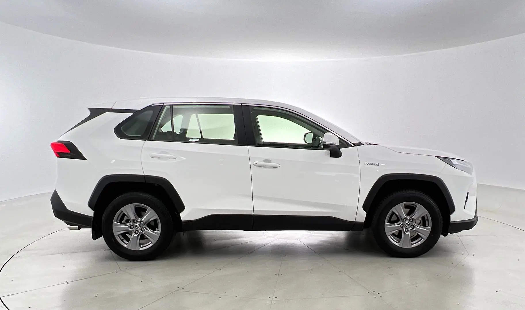 2024 Toyota Rav4 Gallery Image 2