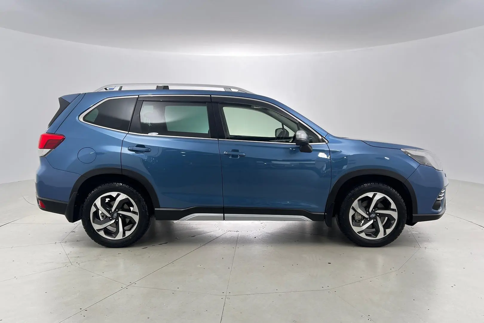 2023 Subaru Forester Gallery Image 3