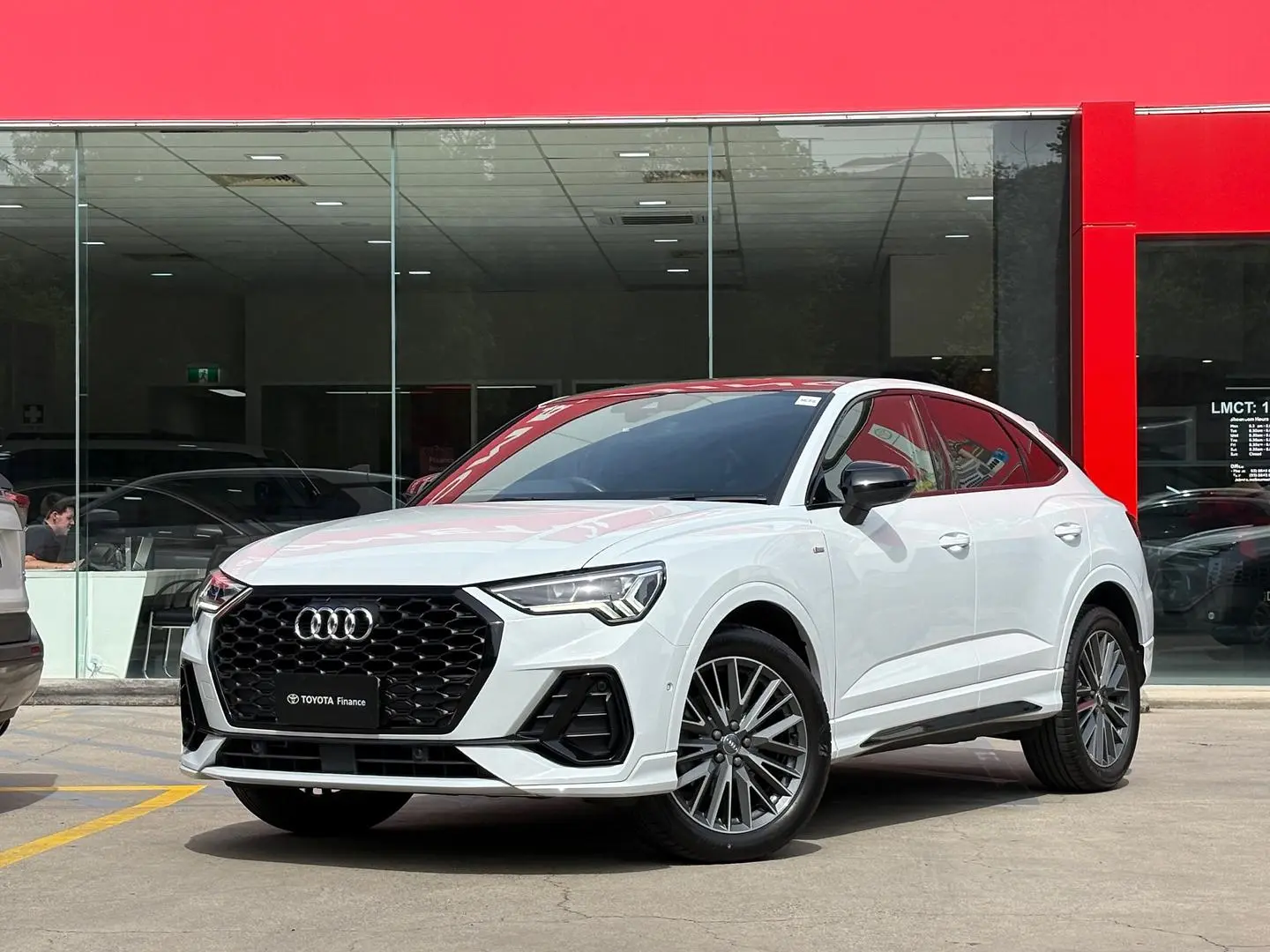 2020 Audi Q3 Gallery Image 5