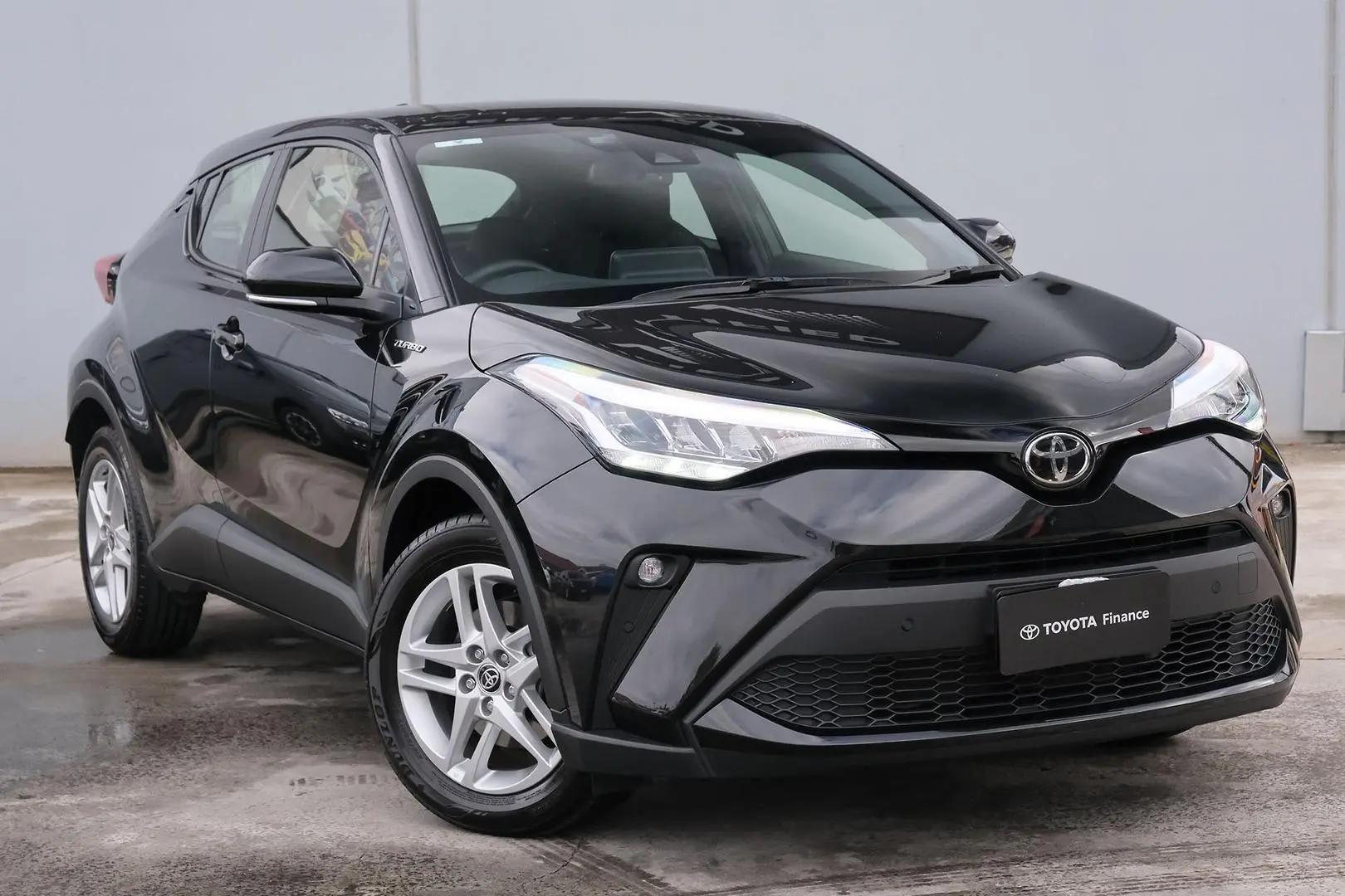 2023 Toyota C-HR Gallery Image 1