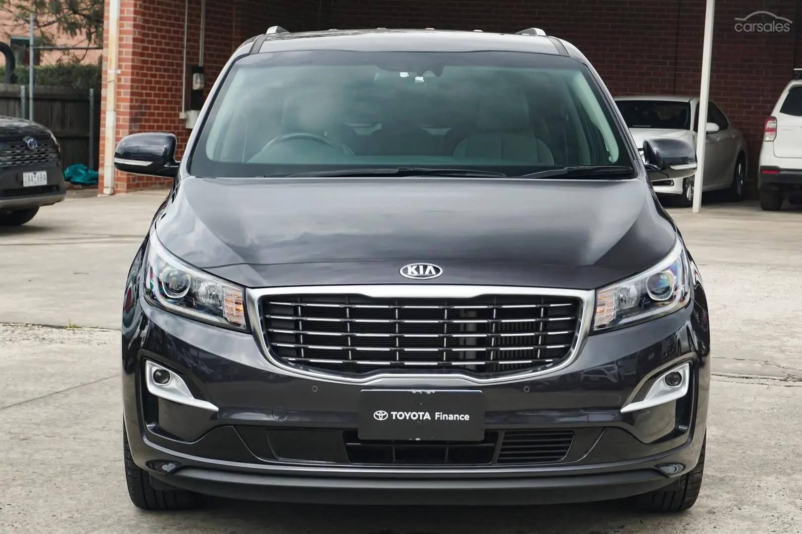 2019 Kia Carnival Image 3