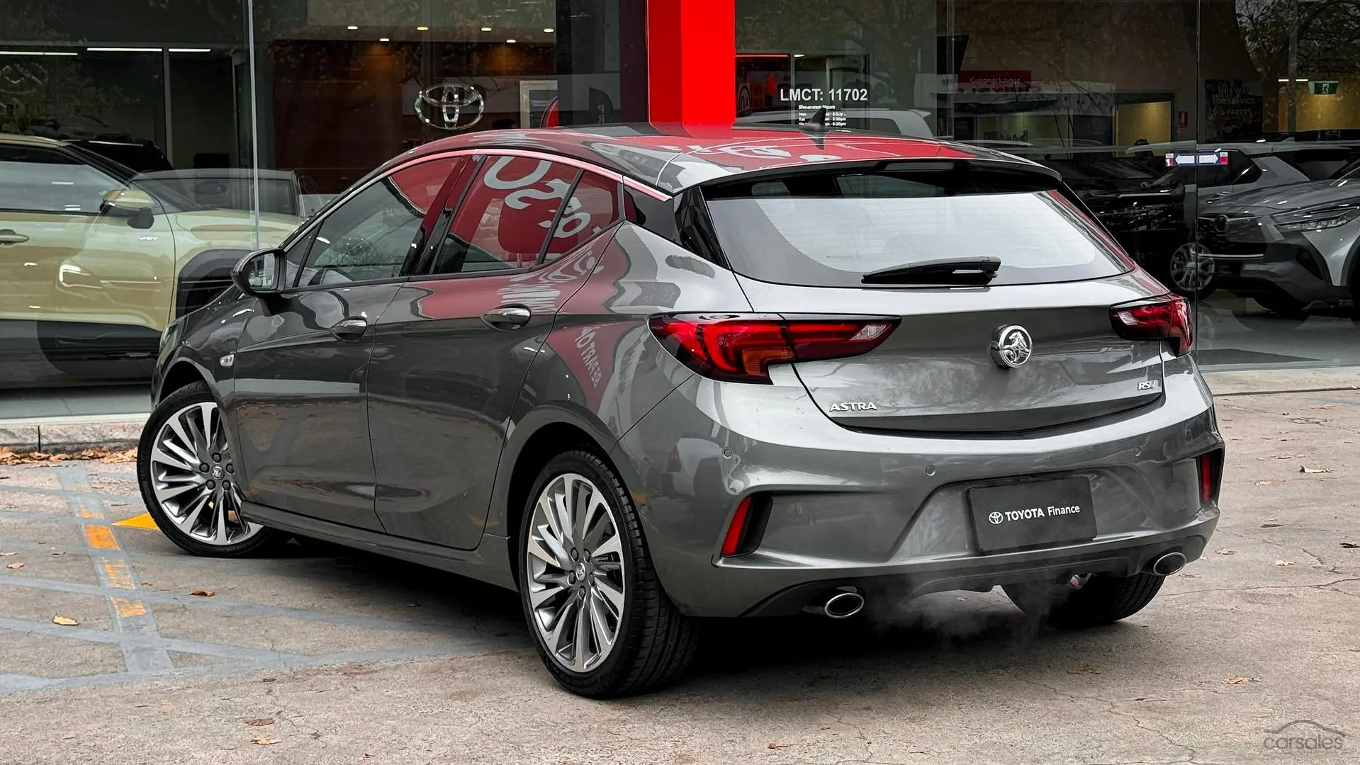 2017 Holden Astra Image 2