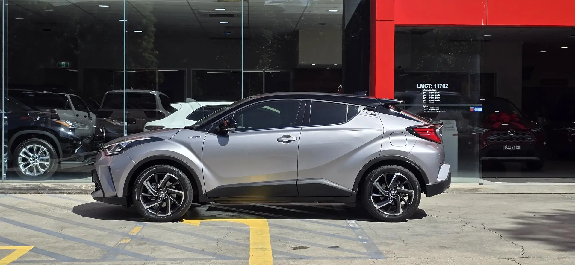 2020 Toyota C-Hr Gallery Image 6