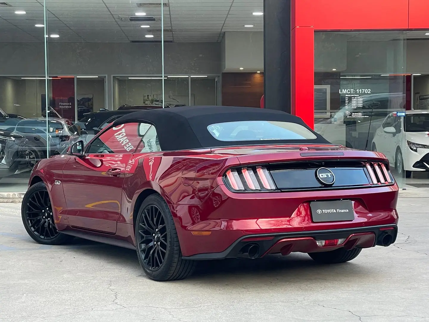 2017 Ford Mustang Gallery Image 11