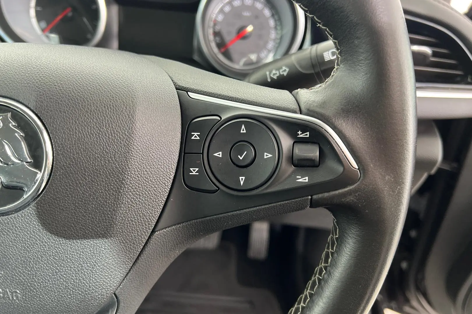 2019 Holden Calais Gallery Image 17