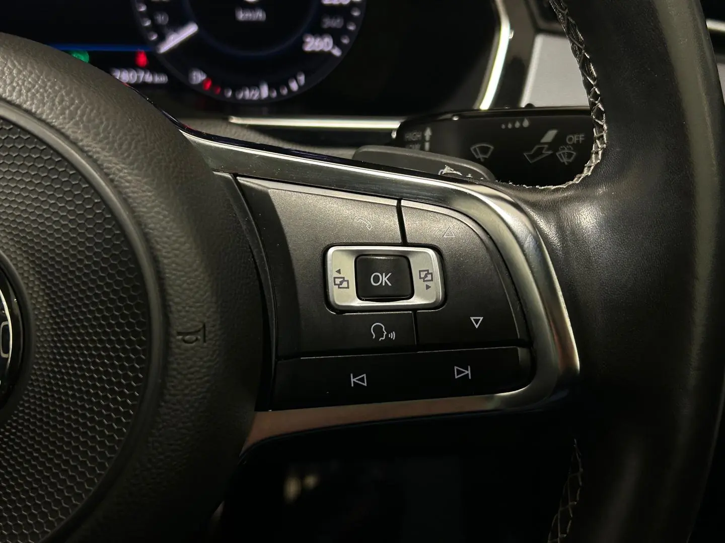 2018 Volkswagen Passat Gallery Image 23