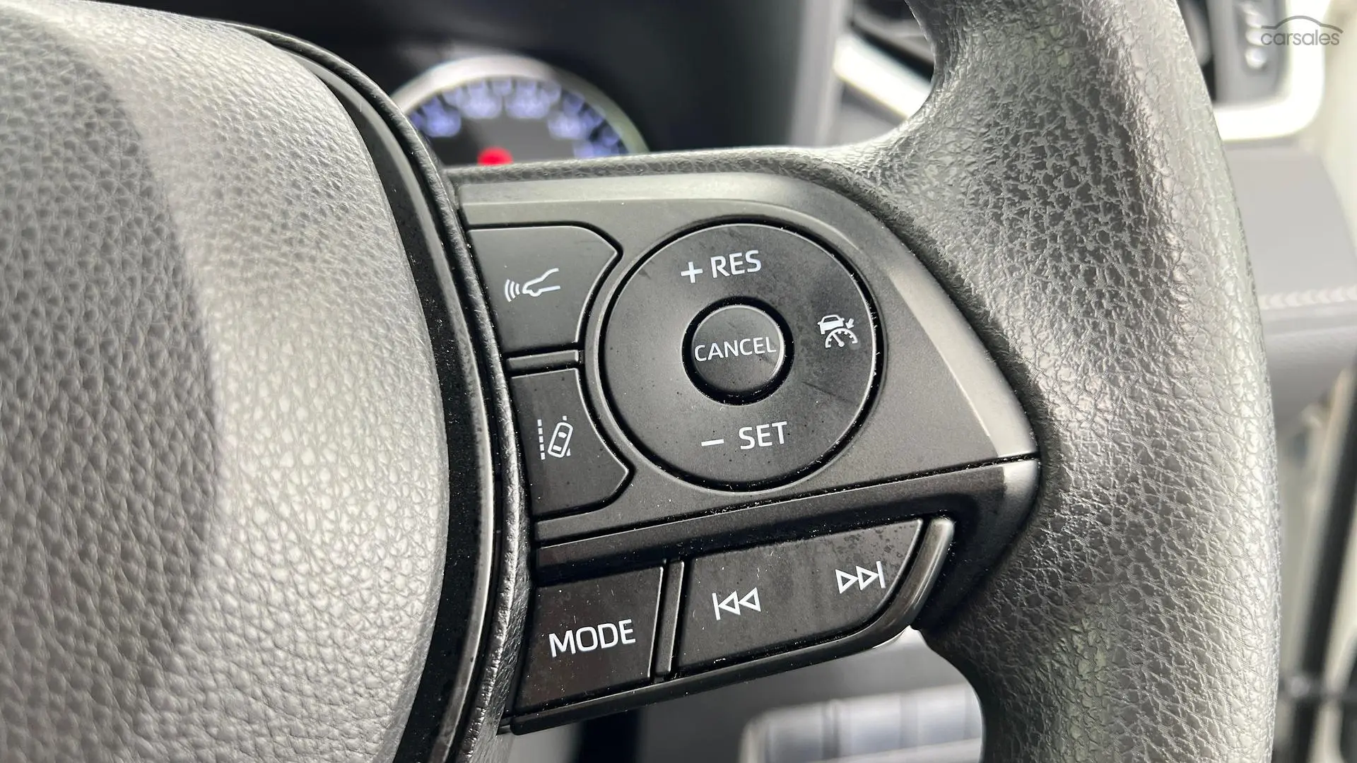2019 Toyota RAV4 Image 24