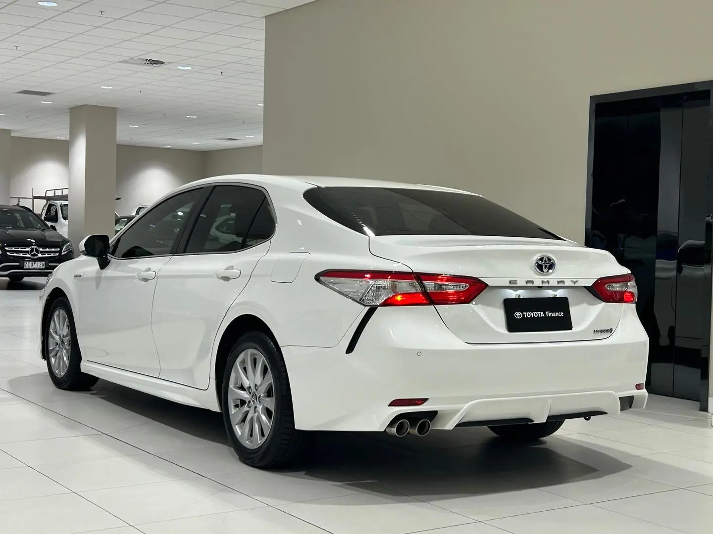 2020 Toyota Camry Gallery Image 8