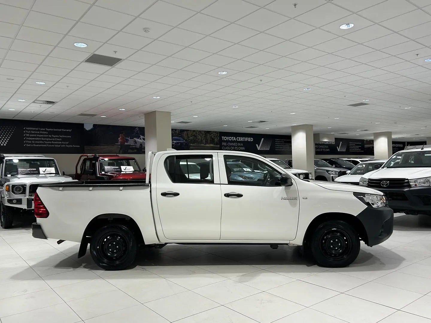 2022 Toyota Hilux Gallery Image 2