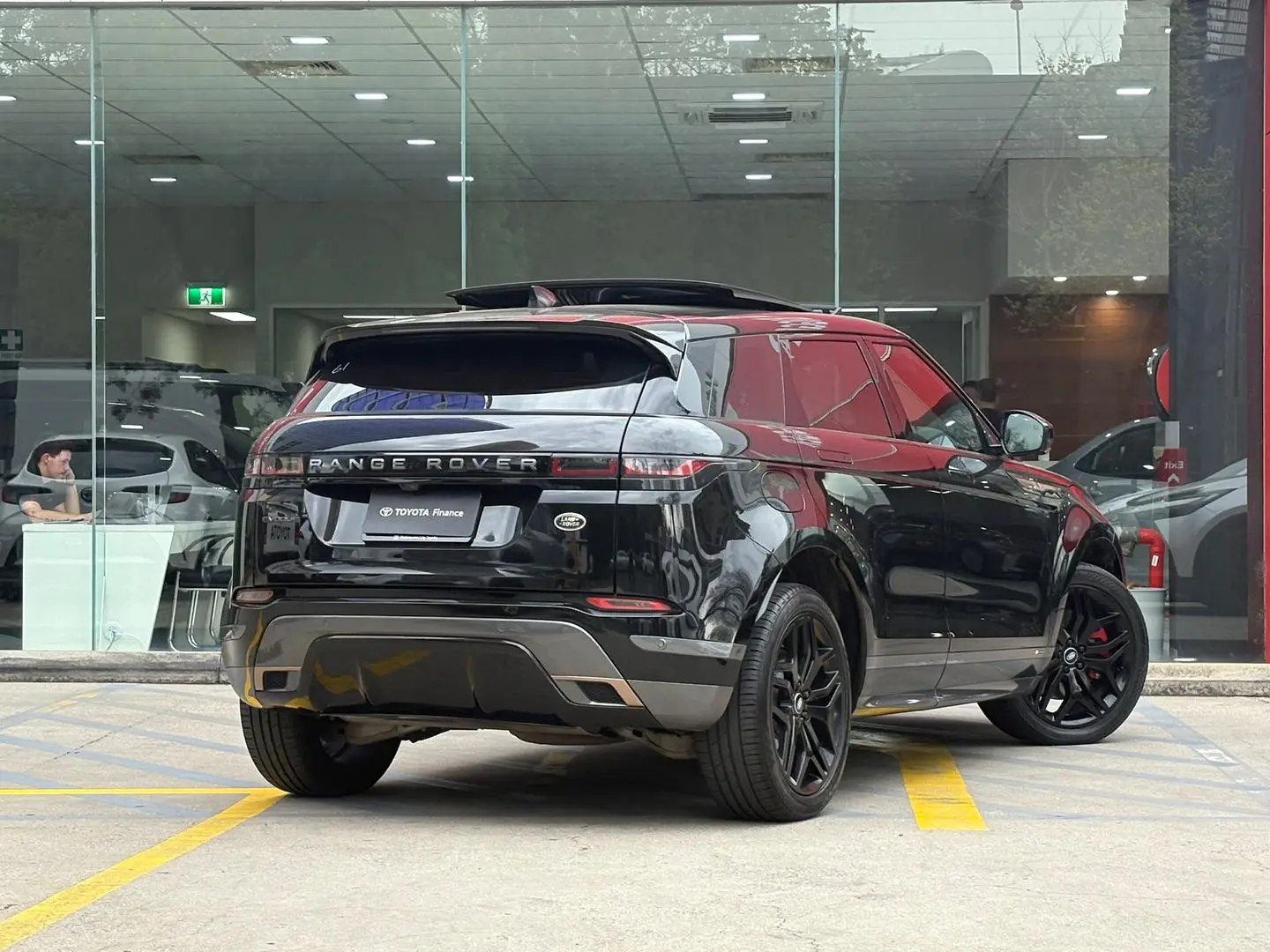 2021 Land Rover Range Rover Evoque Gallery Image 11