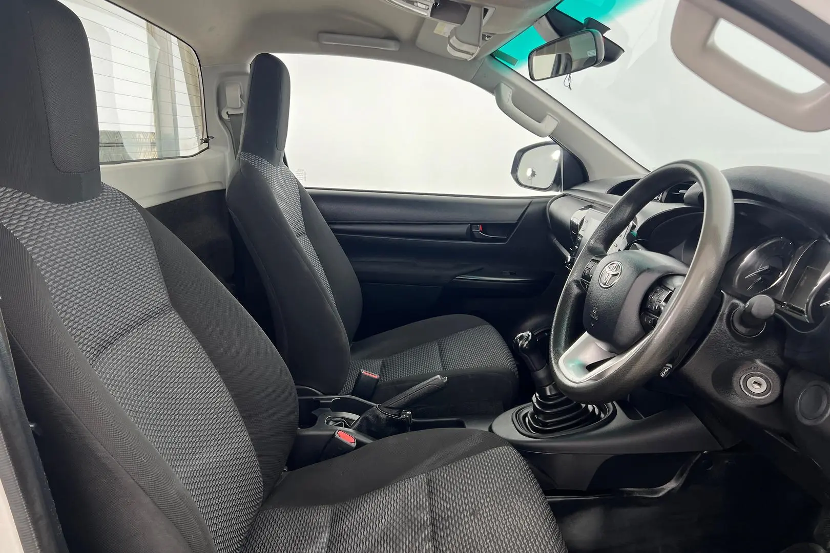 2022 Toyota Hilux Gallery Image 10