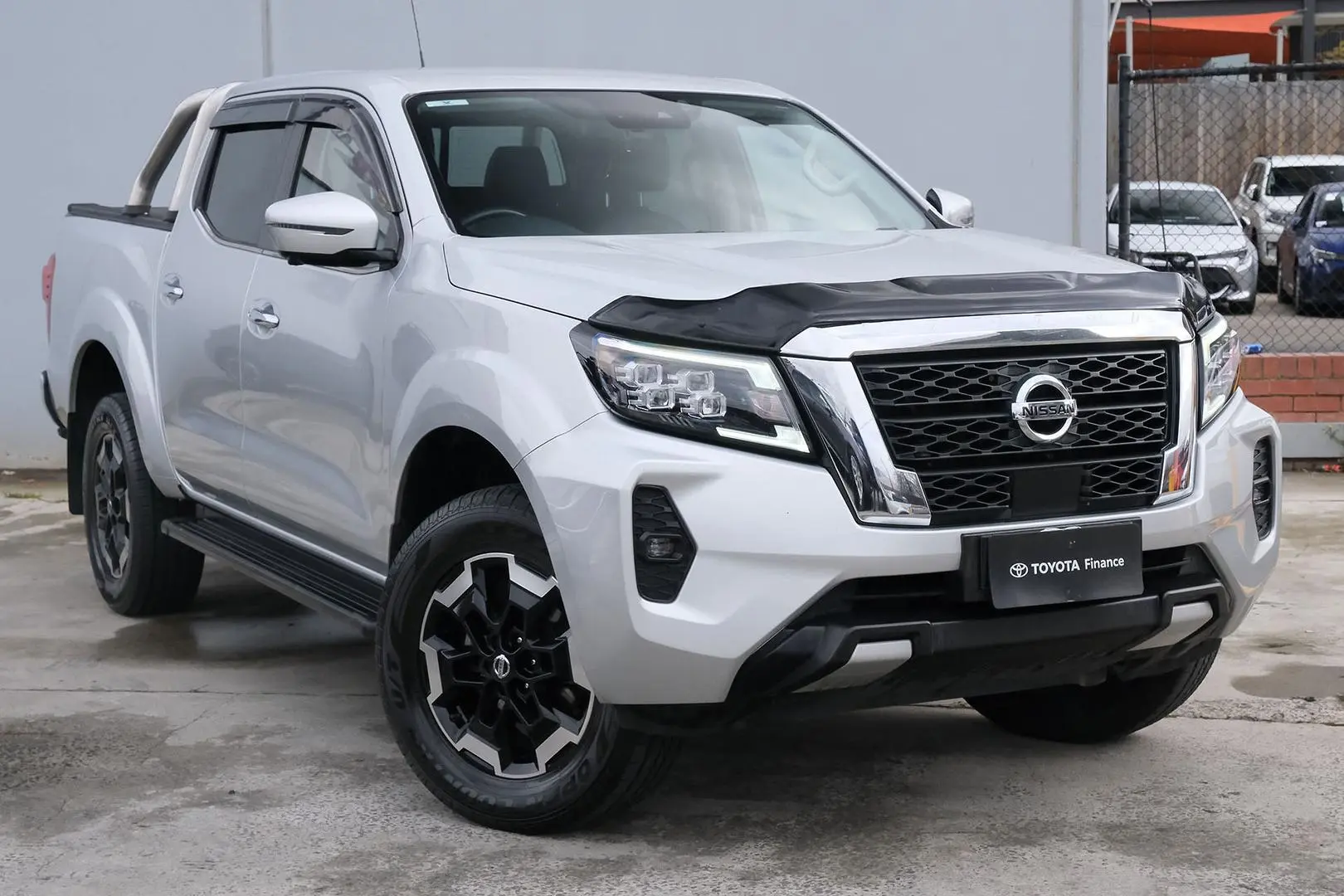 2021 Nissan Navara Gallery Image 1