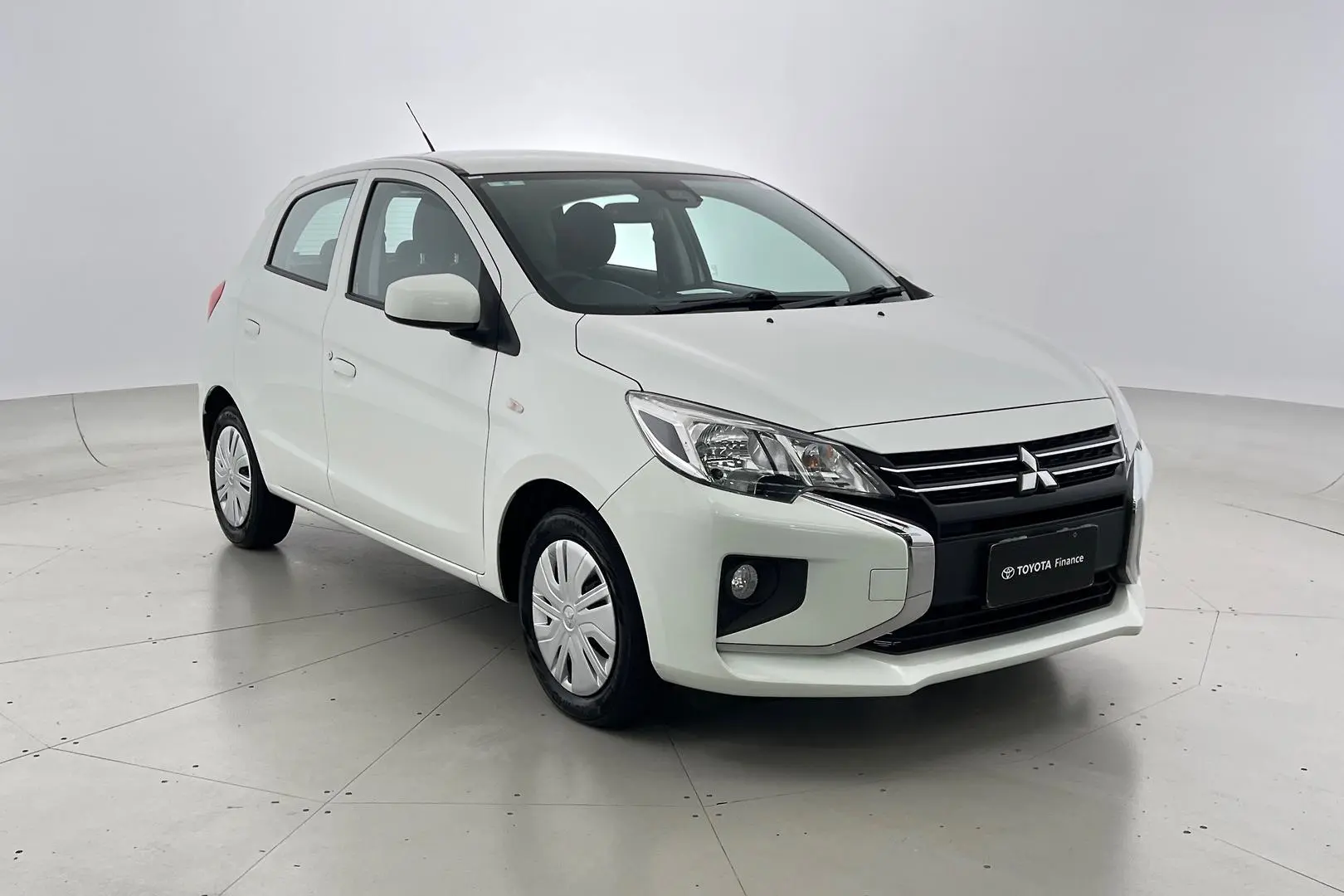 2020 Mitsubishi Mirage Gallery Image 1