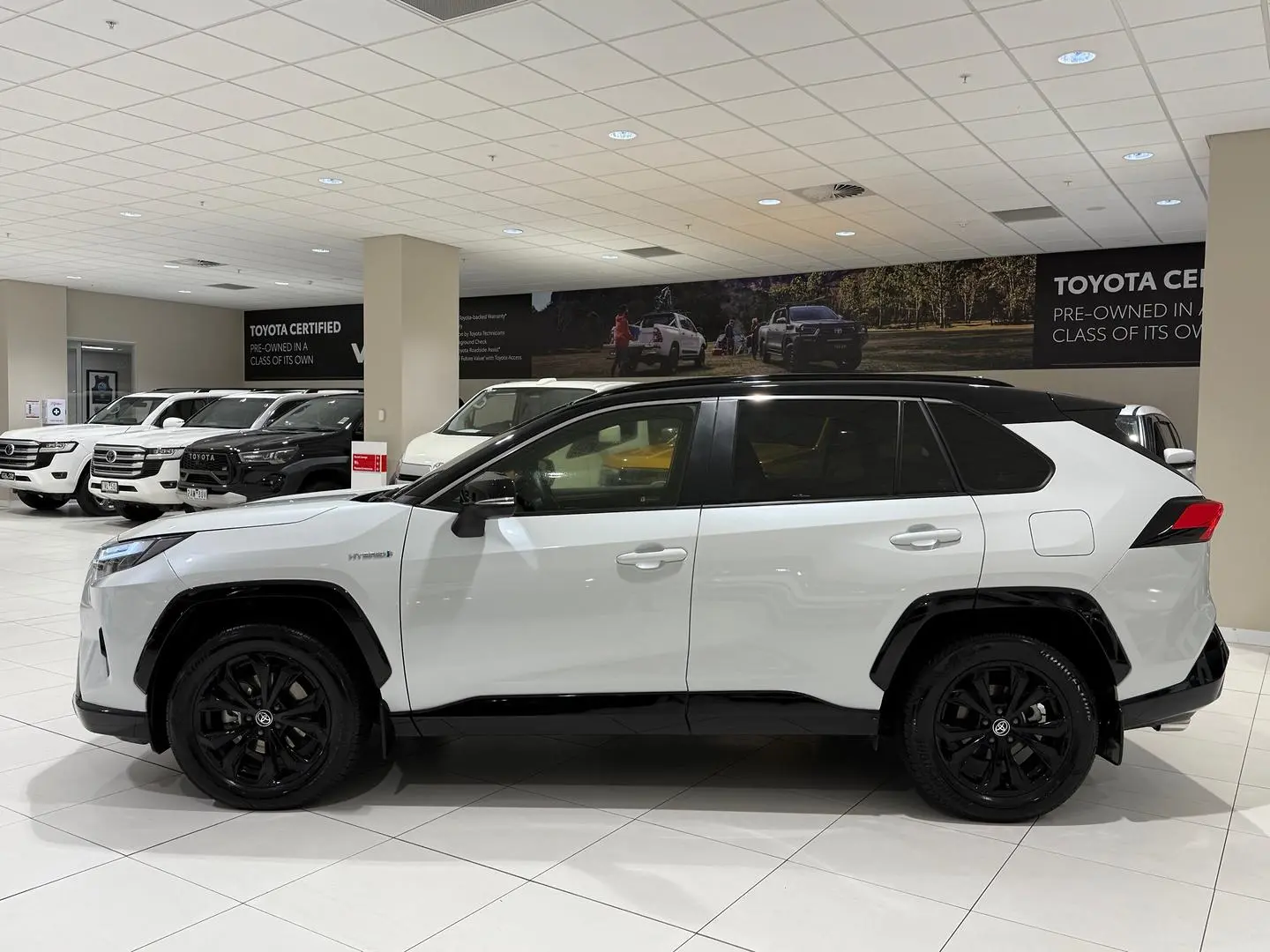 2024 Toyota RAV4 Gallery Image 6