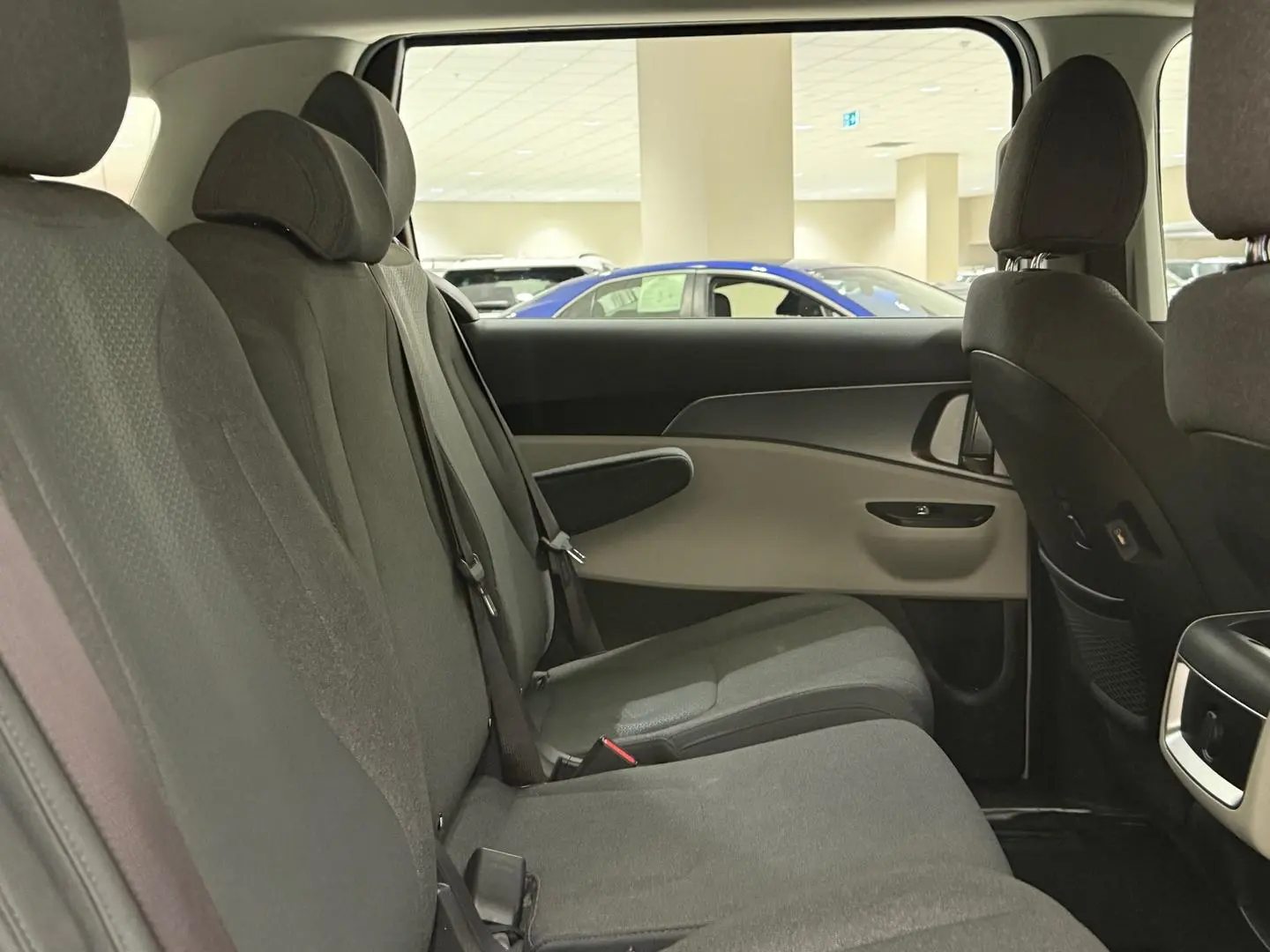 2022 Kia Carnival Gallery Image 14