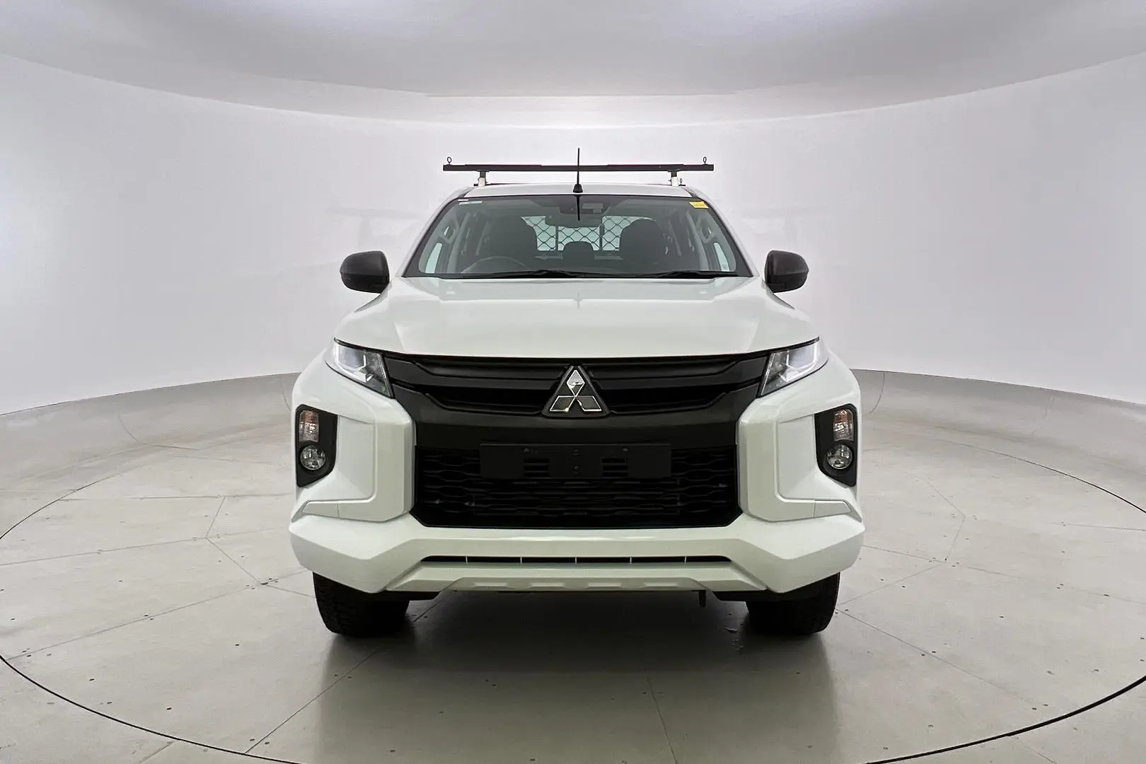 2019 Mitsubishi Triton Gallery Image 9