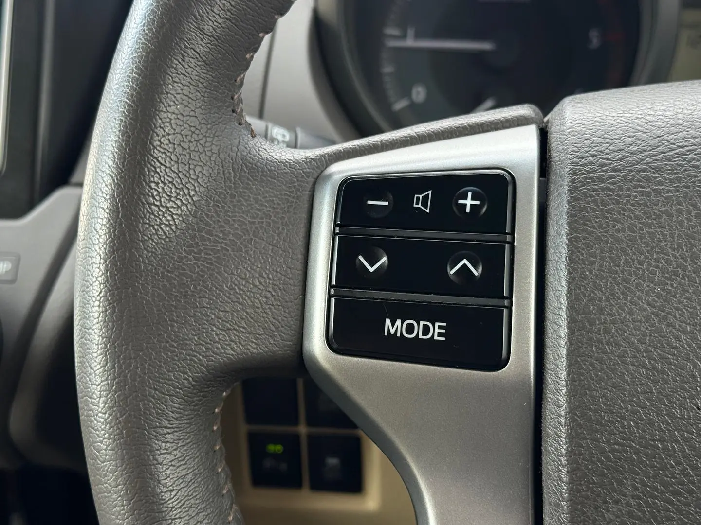2014 Toyota Landcruiser Prado Gallery Image 19