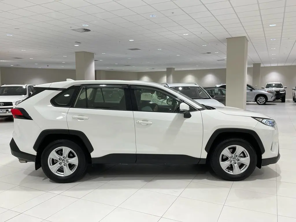 2022 Toyota RAV4 Gallery Image 2