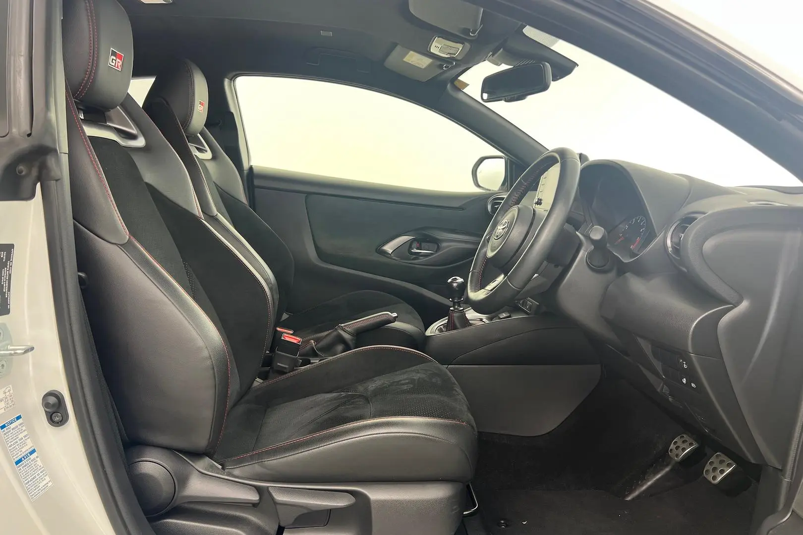 2021 Toyota Yaris Gallery Image 2