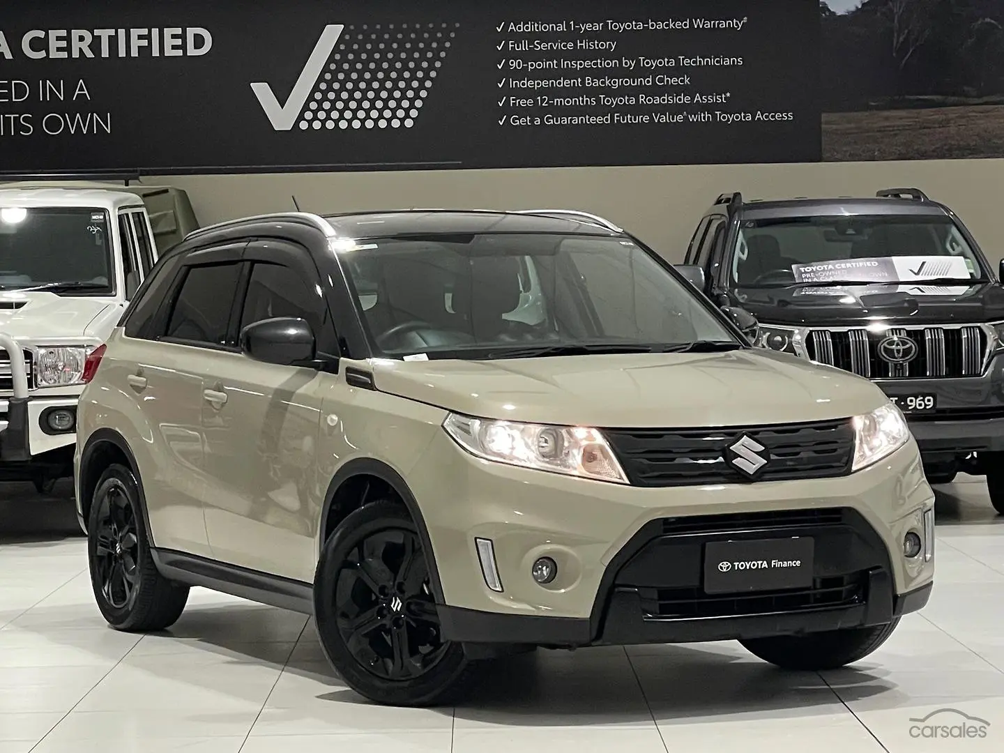 2017 Suzuki Vitara Image 1