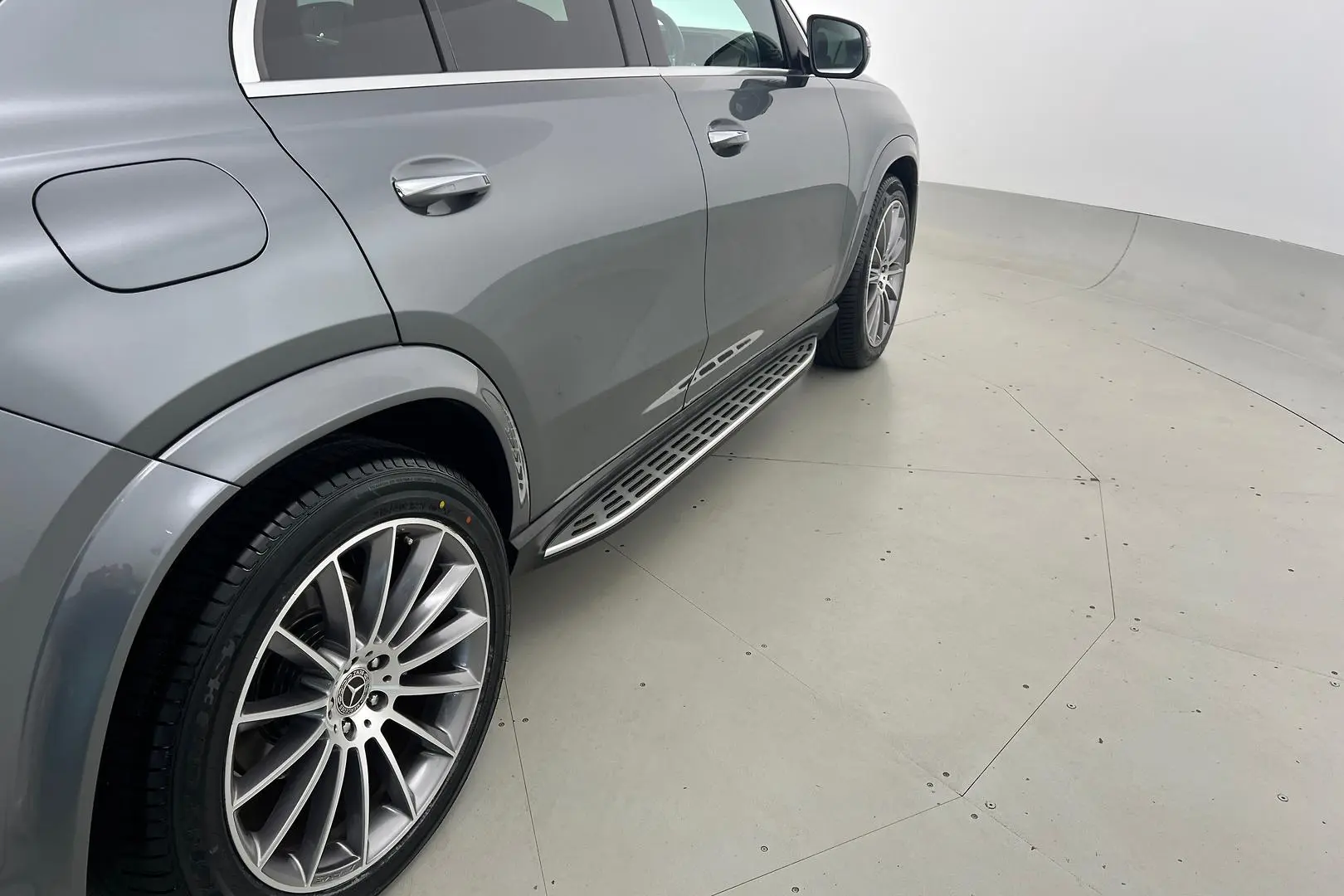 2022 Mercedes-Benz GLE-Class Gallery Image 9