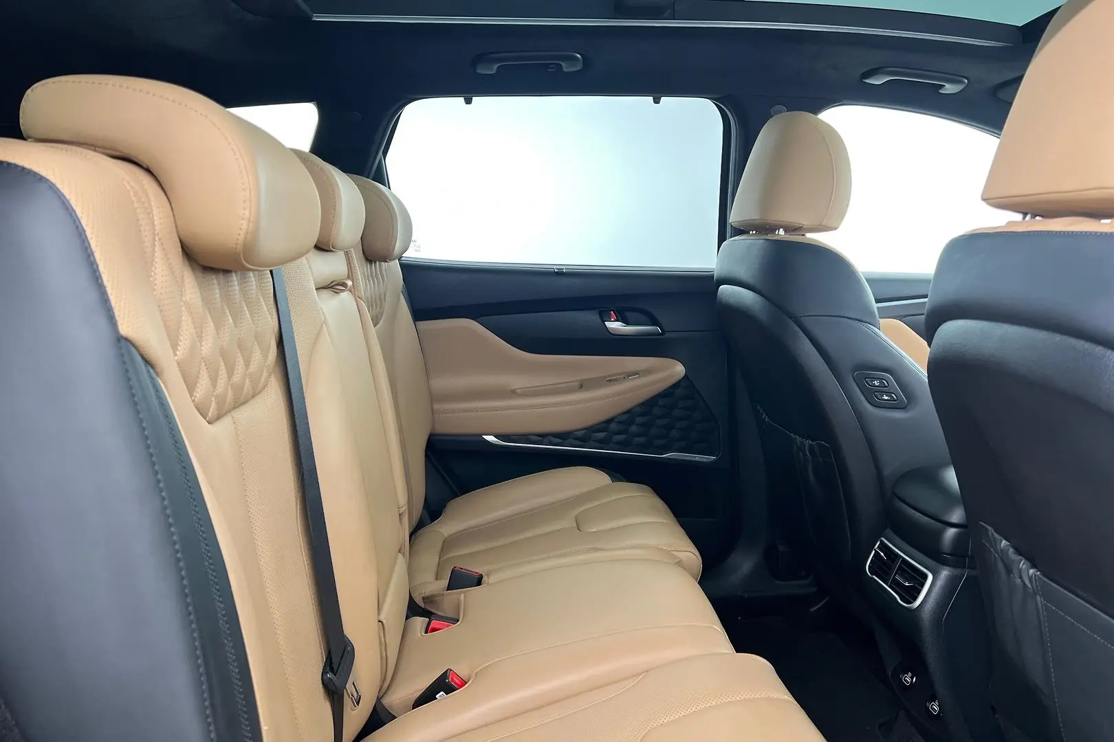 2021 Hyundai Santa Fe Gallery Image 13