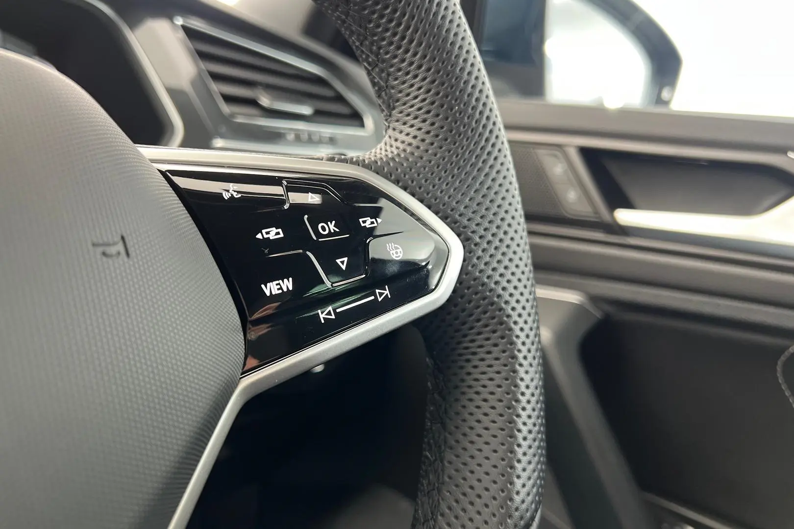2023 Volkswagen Tiguan Gallery Image 22
