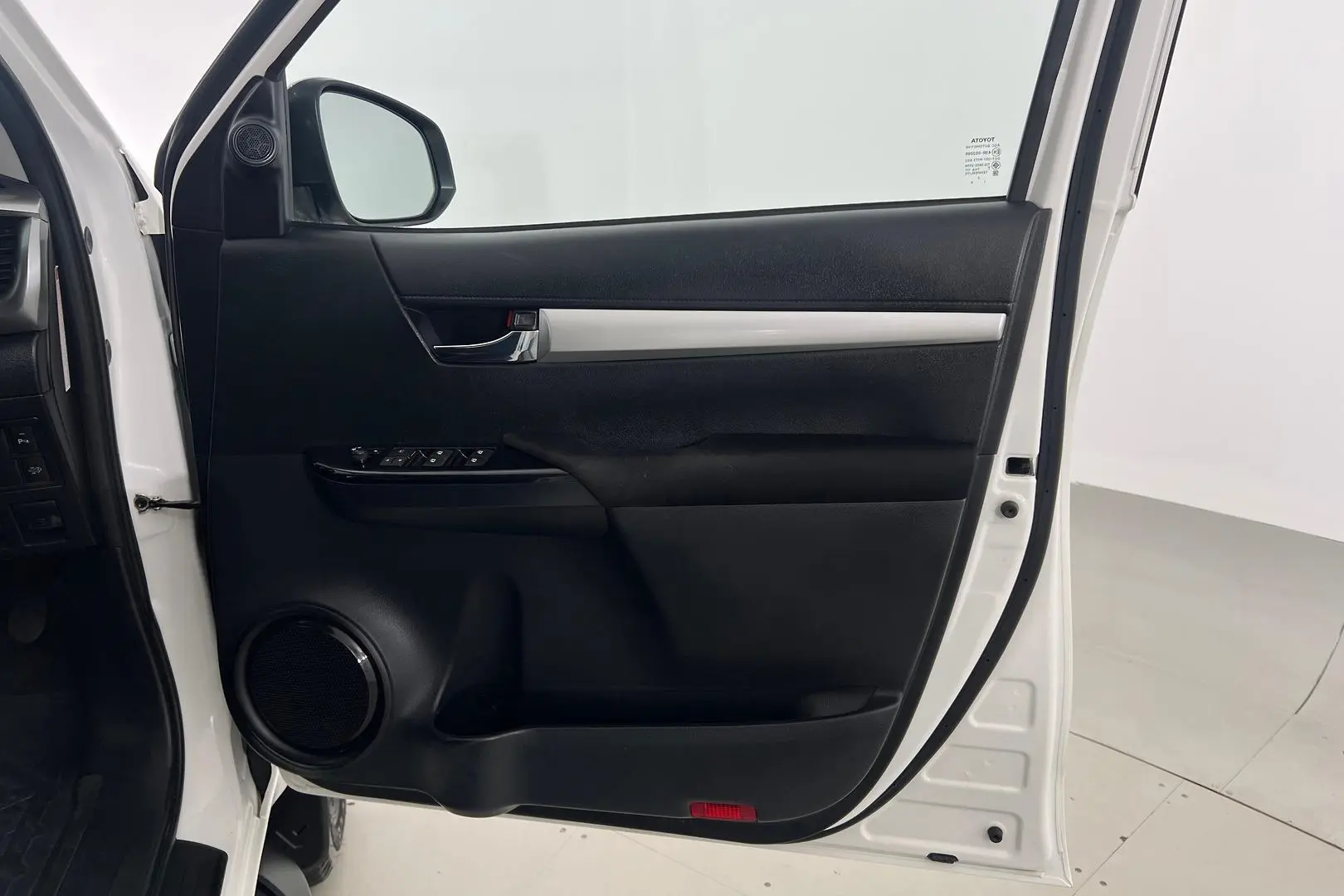 2022 Toyota Hilux Gallery Image 10