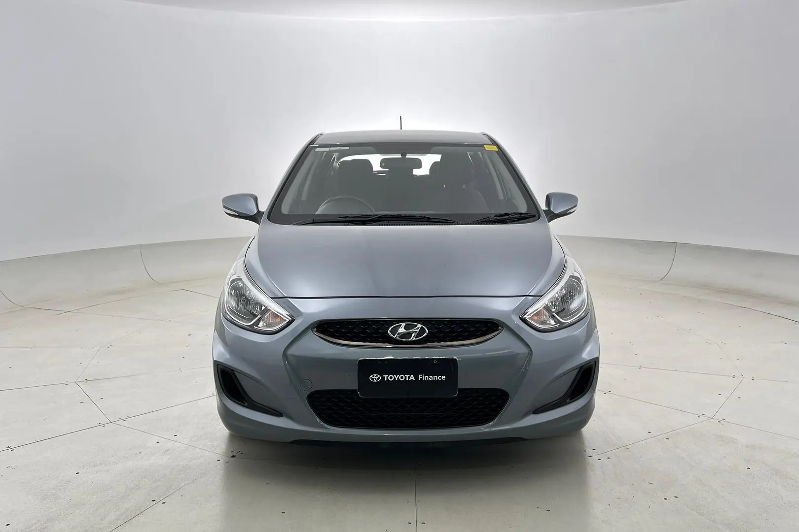 2018 Hyundai Accent Gallery Image 9