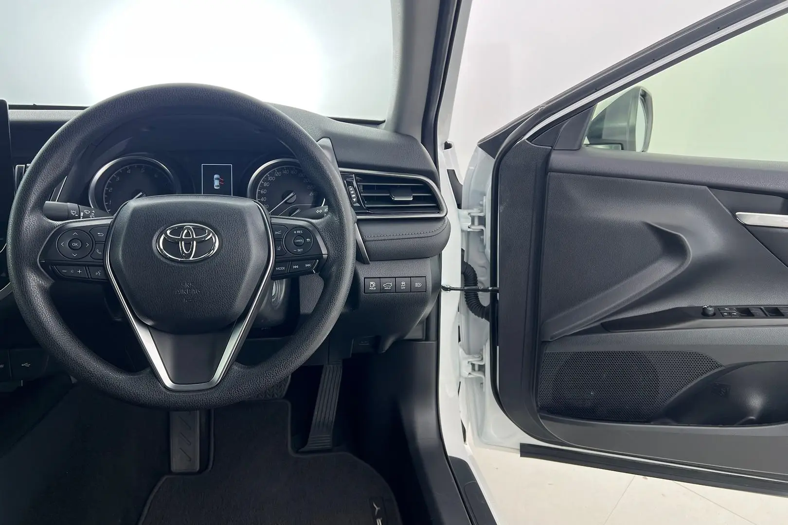 2024 Toyota Camry Gallery Image 12